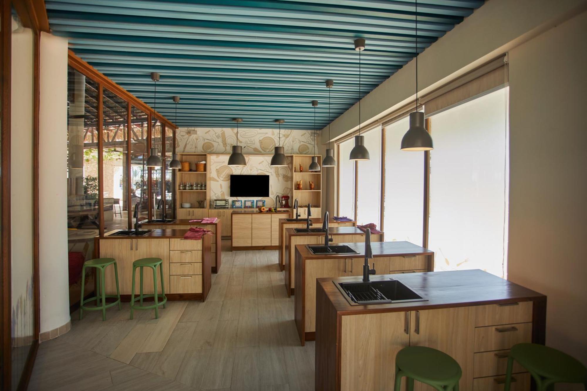 Bahia Principe Grand Bavaro بونتا كانا المظهر الخارجي الصورة The kitchen at the Culinary Institute of Virginia